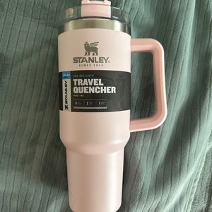 Stanley Quencher 40oz - Petal NWT